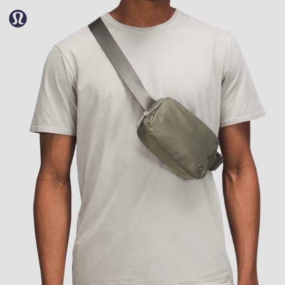 π LULULEMON Everywhere Belt Bag 1L in Grey Sage - BEAUTIFUL COLOR - Picture 6 of 7
